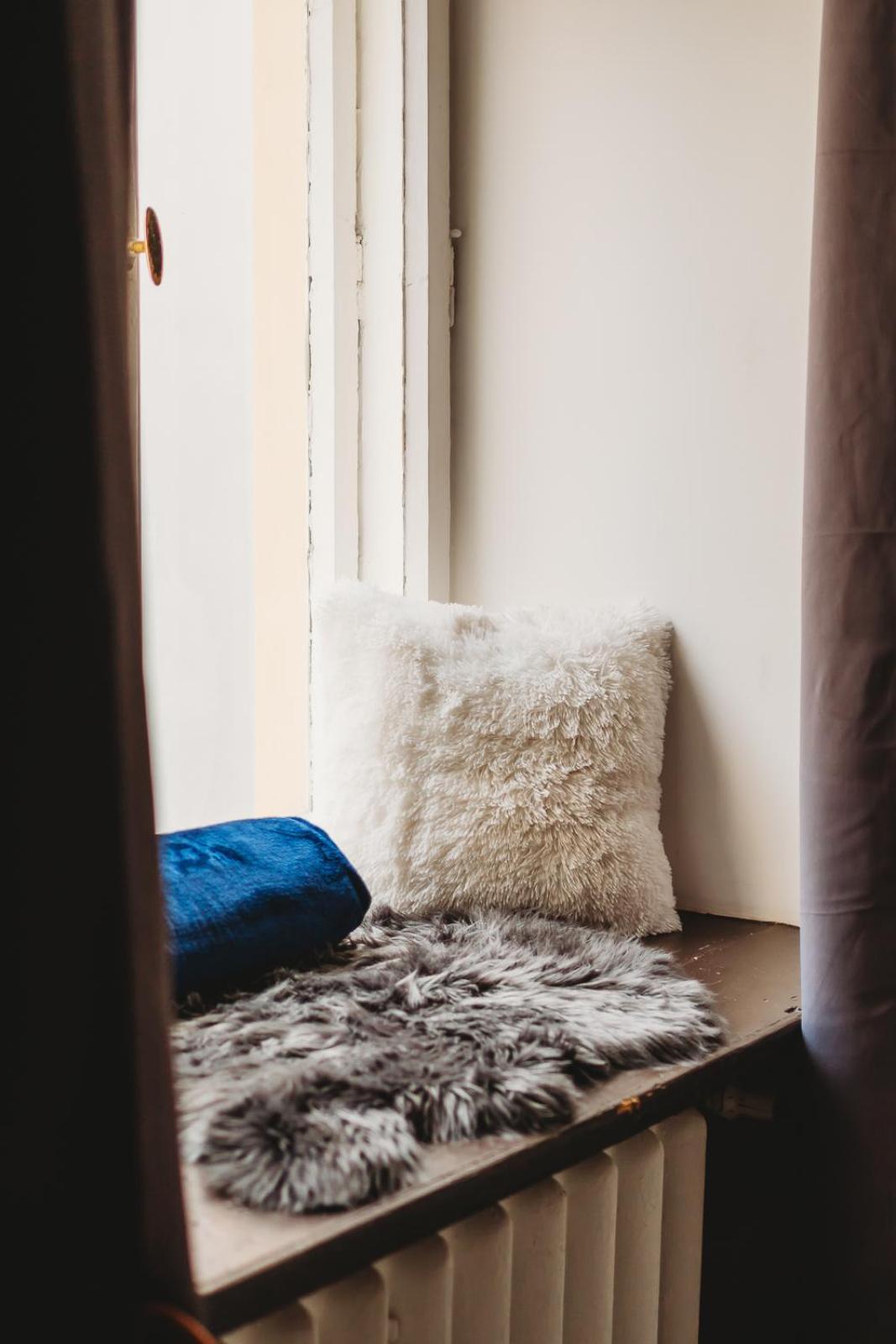 In Old Town, Cozy & Convenient - C